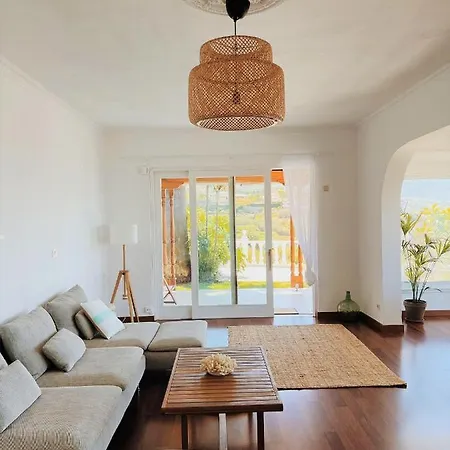 Casa Colinas- Preciosa Islena *