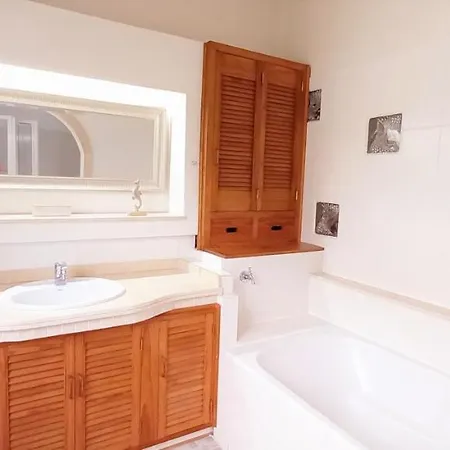 Casa Colinas- Preciosa Islena 拉奥罗塔瓦